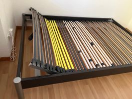 Bettgestell mit verstellbarem Lattenrost dunkelbraun