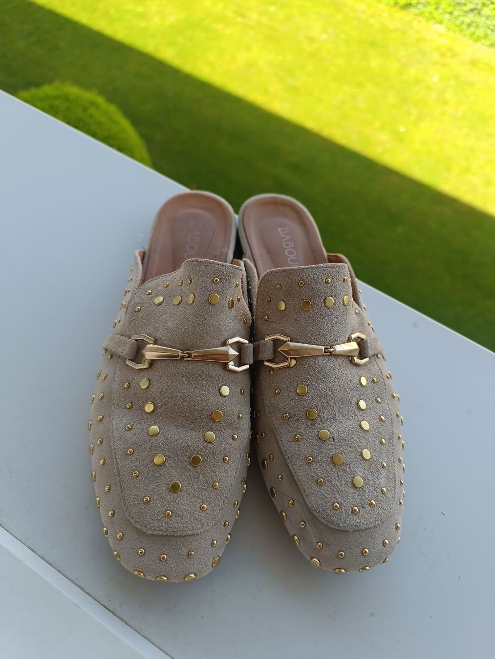 Scarpe da donna: Mules mit goldfarbenen Nieten/einmal getanzt – Usato da Zürich venduto da jac_bhz6