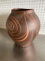 Seltene Vase Poterie Neuchateloise Design