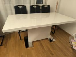 Esstisch Weiss Hochglanz inkl. 6 Stühle. Neuwertig!