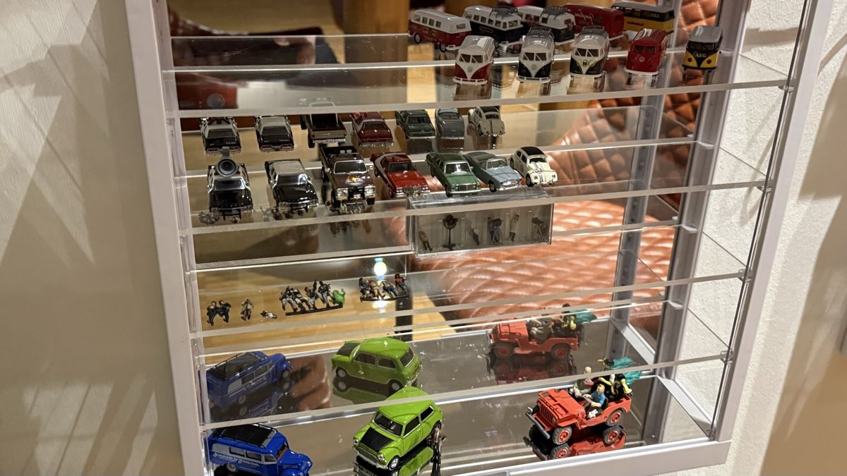 Brekina Modellini d'auto: Columbo Figuren & Auto 1:87 – Nuovo e nell'imballaggio originale da Basel venduto da Zomeg 6