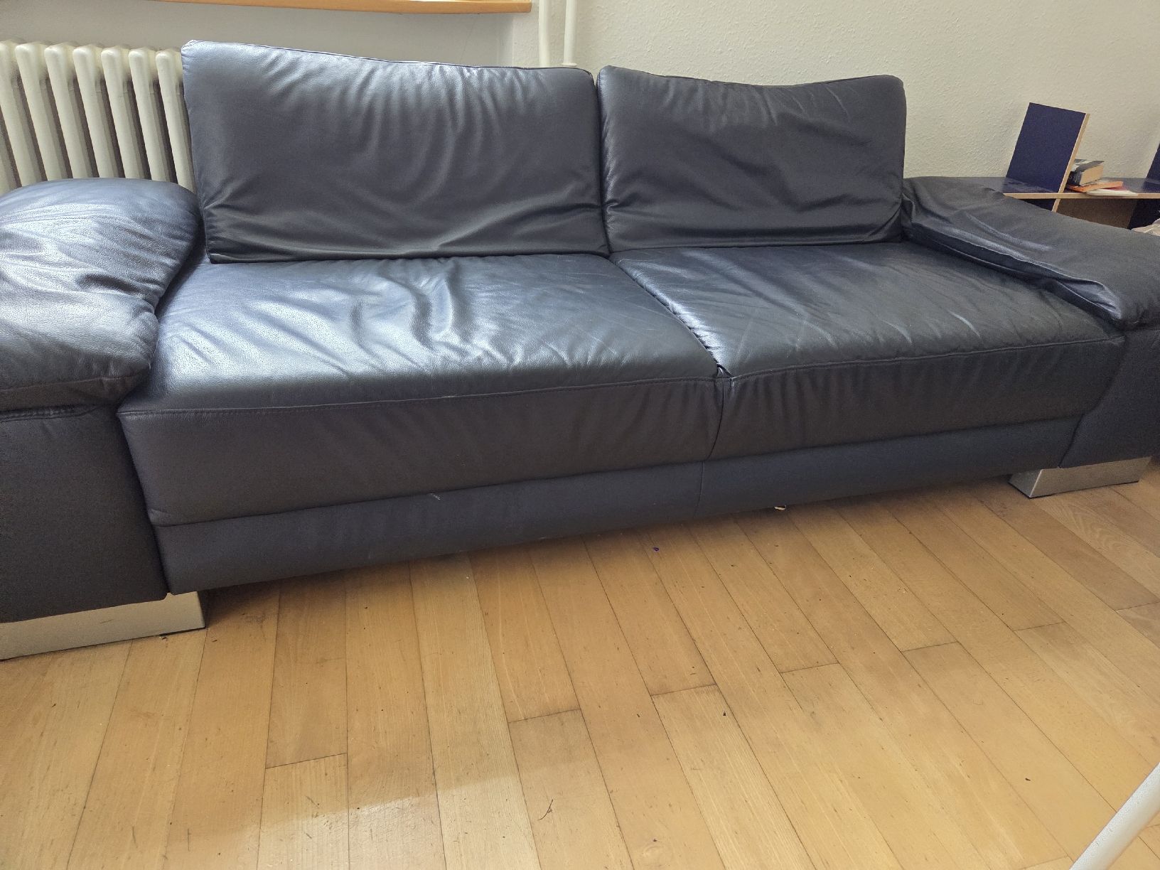 Divani: Dunkelblaues Ledersofa – Usato da Wädenswil venduto da Greatstuff 4