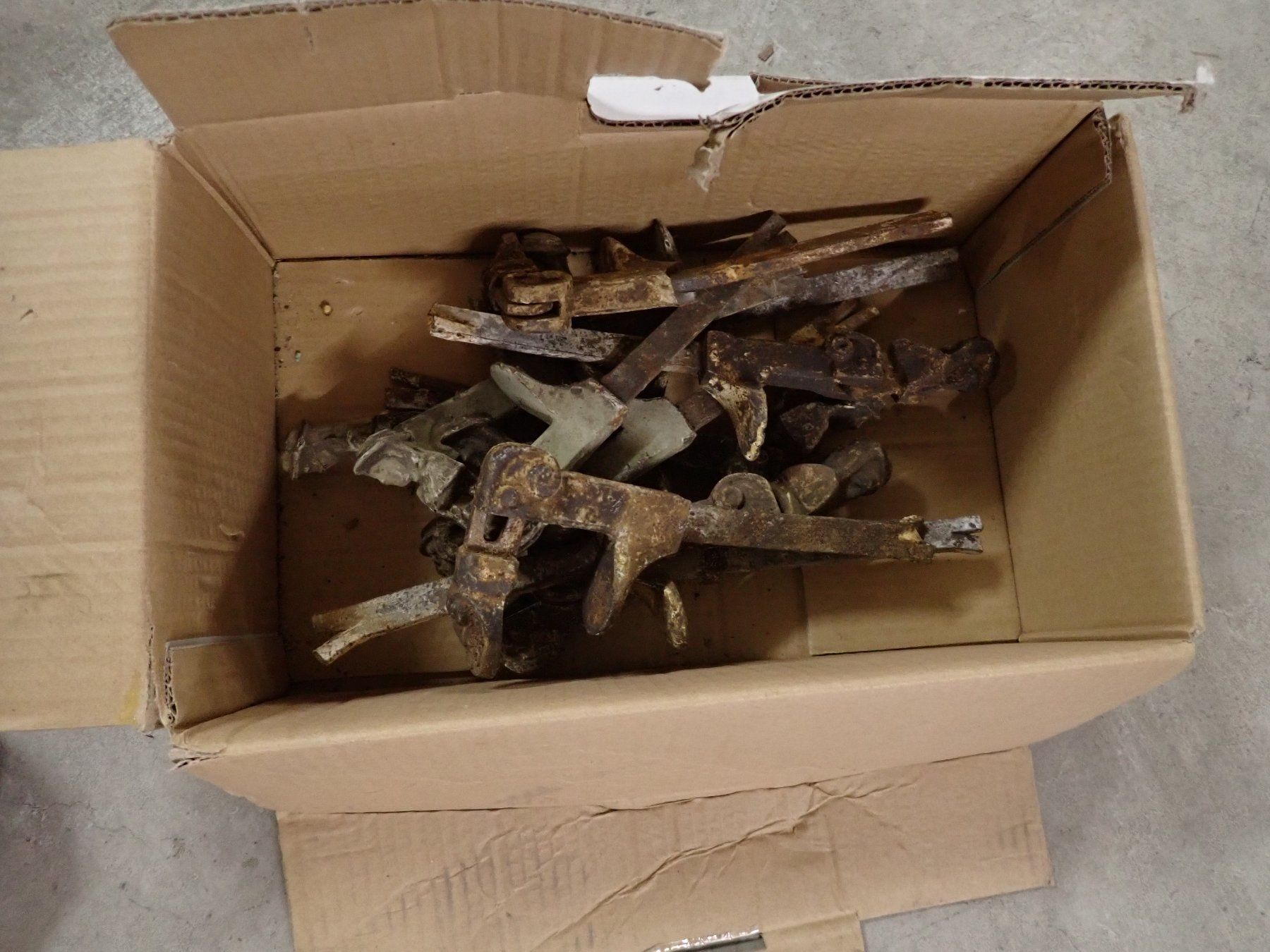 Quincaillerie: Grosse Sammlung antiker Fensterladenhalter – D'occasion à Wallisellen par Mf1000 7
