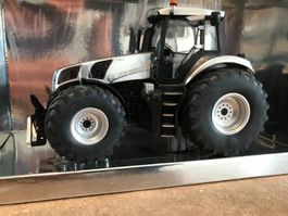 SIKU New Holland T8.420
