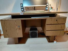 Bureau bois laminé brun larg. 130 x prof. 65 x haut. 75