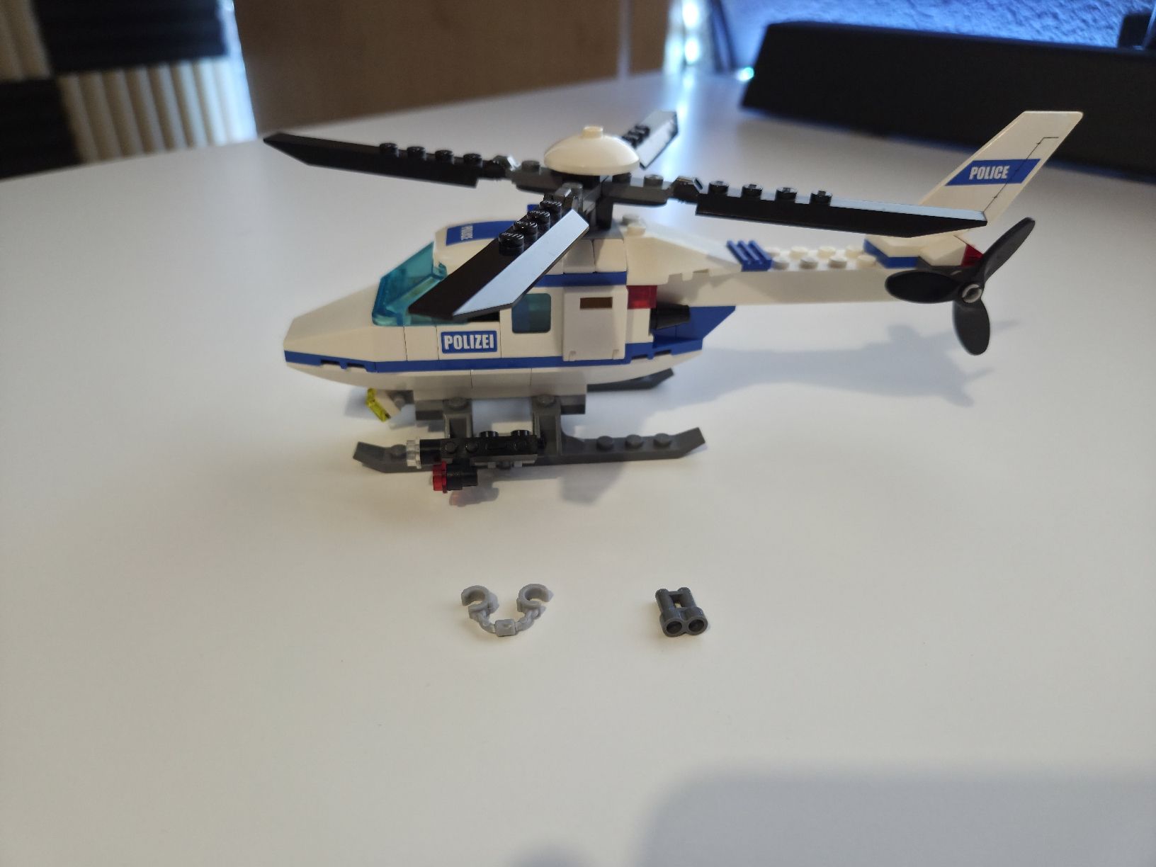 Lego Kit di costruzioni: Lego hélicoptère police 7741 – Usato da Fontenais venduto da Kiki_Hof_2005