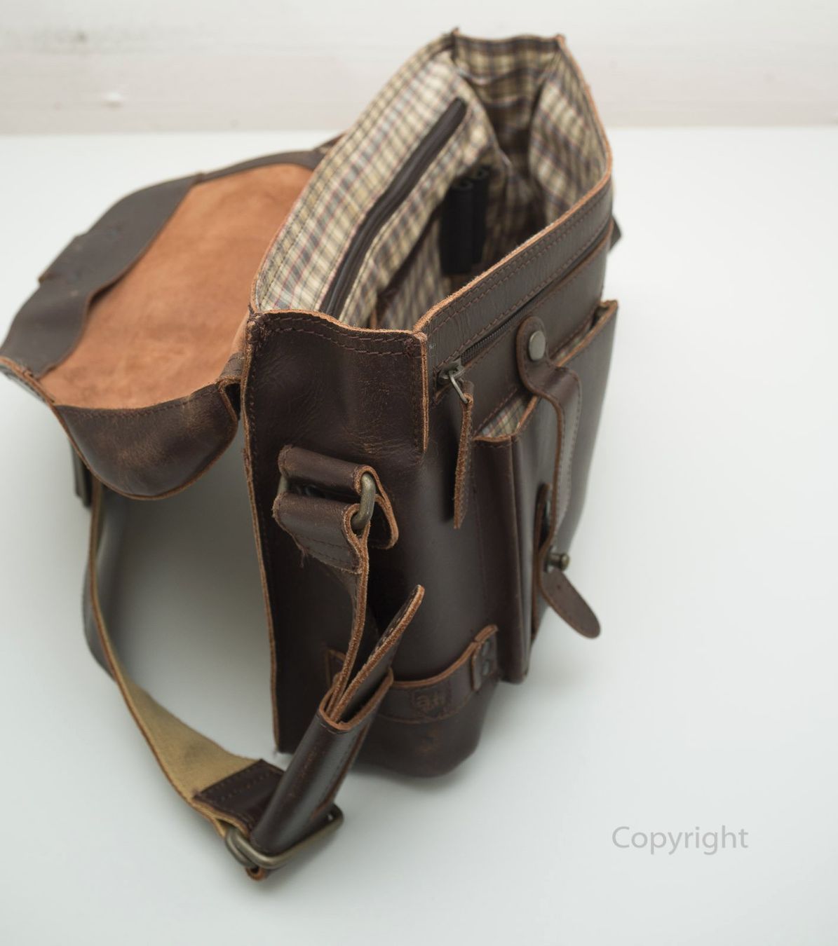 Aunts & Uncles Taschen: Aunts & Uncles Büffelledertasche braun – Gebraucht aus Gland von YA414AX 7
