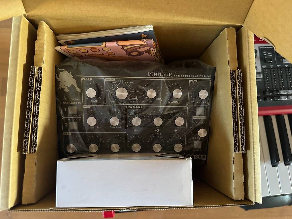 Moog Strumenti musicali: Moog Minitaur – Usato da Zürich venduto da Circark 1