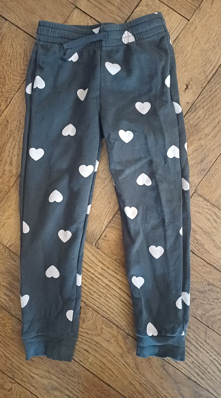 H&M Pantaloni: Trainer/Jogginghose Grösse 122 von H&M – Usato da Schönenwerd venduto da pomodor 1
