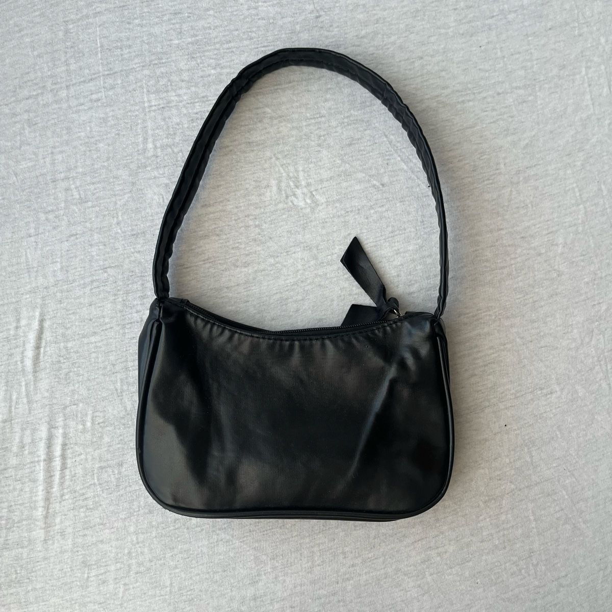 Taschen für Damen: Handbag black synthetic leather medium size new – Gebraucht aus Kirchberg SG von schwarzekatze7