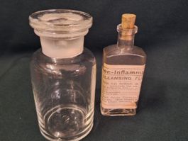 2 alte Apotheker Fläschchen