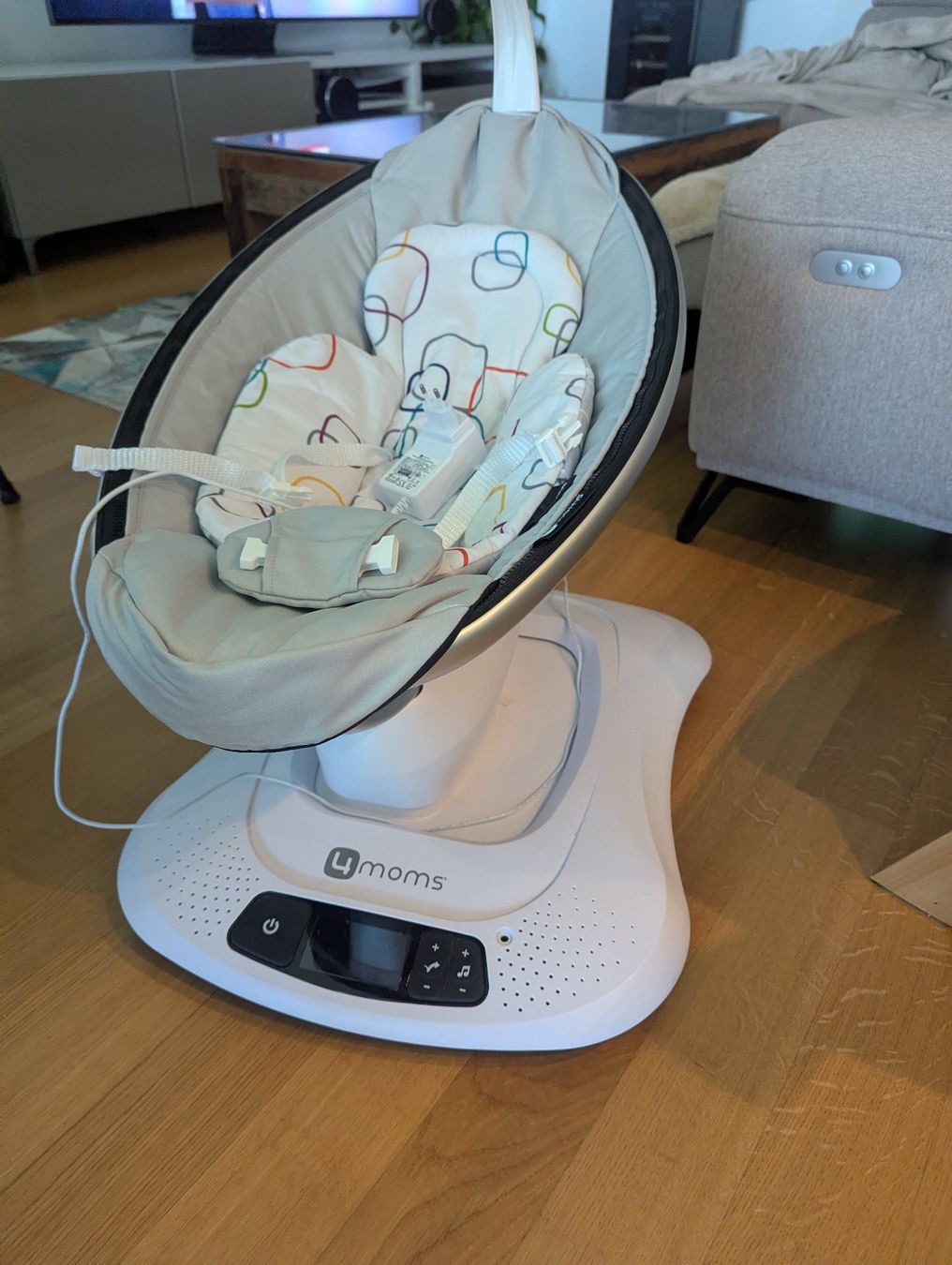 4moms Sdraiette & Sdraiette a dondolo: 4moms mamaRoo baby swing – Usato da Zürich venduto da m8005