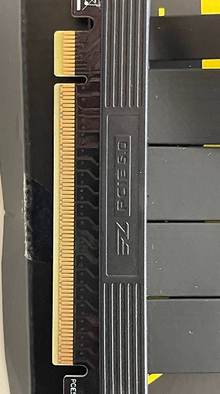 Unità & Adattatore: EZYDIY-FAB PCIe 5.0 x16 200mm Riser Cable – Usato da Uster venduto da Pierre1969 4