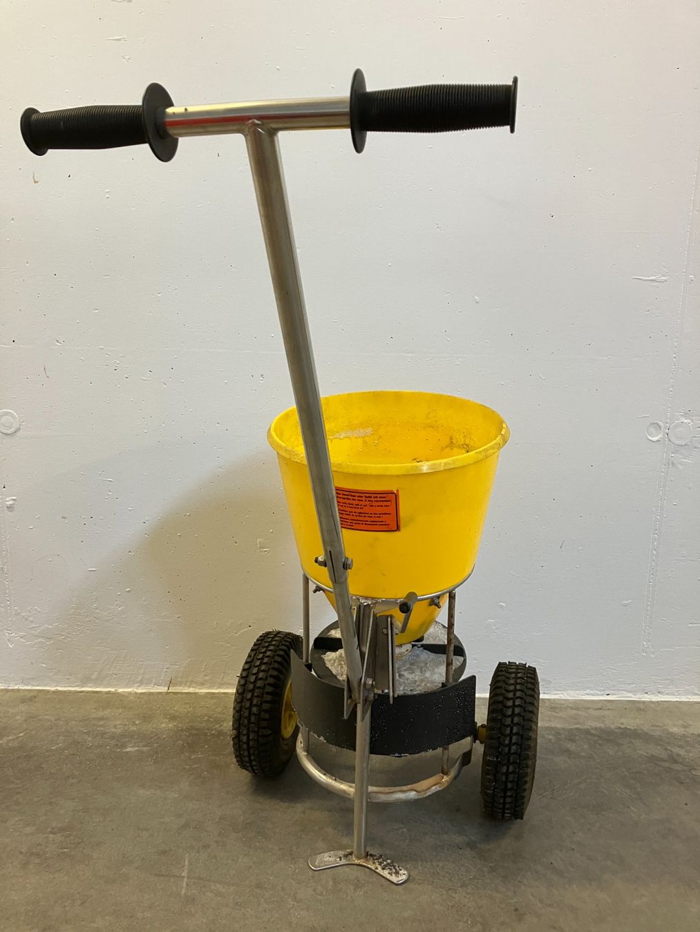 Altro in Utensili da giardino: CHEMO Profi-Streuwagen SW 20L – Usato da Gamprin-Bendern venduto da AlexM73 2