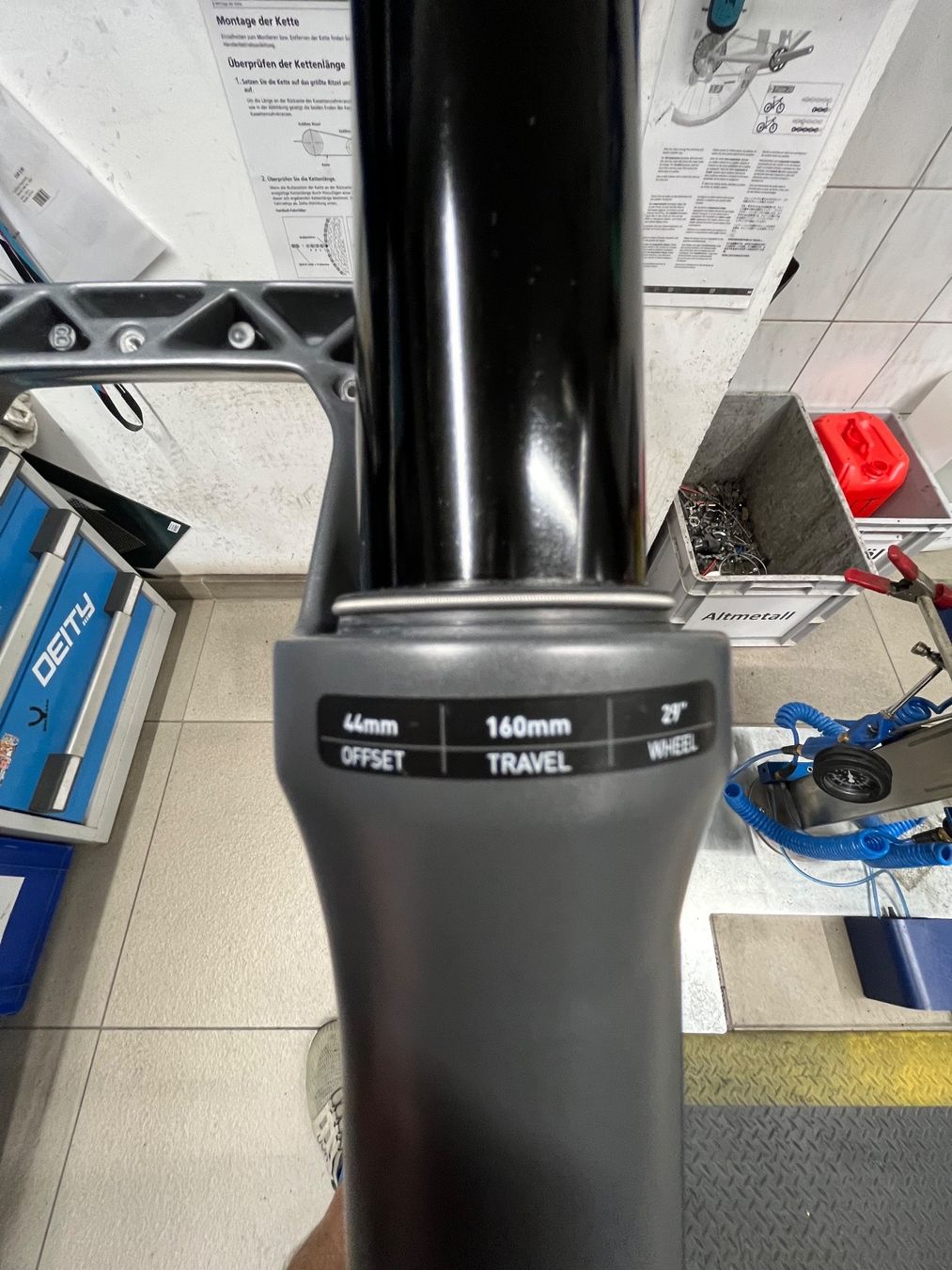 Rockshox Ersatzteile: RockShox ZEB Ultimate 160mm – Gebraucht aus Zermatt von  4