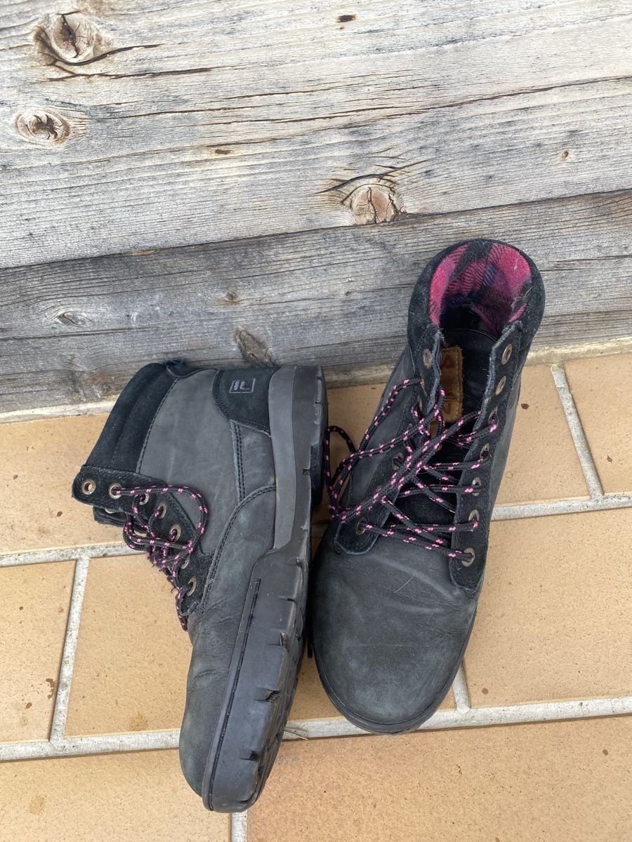 Fila Scarpe da donna: Fila hiking black boots EU 39 – Usato da St-Cergue venduto da noabzz 1