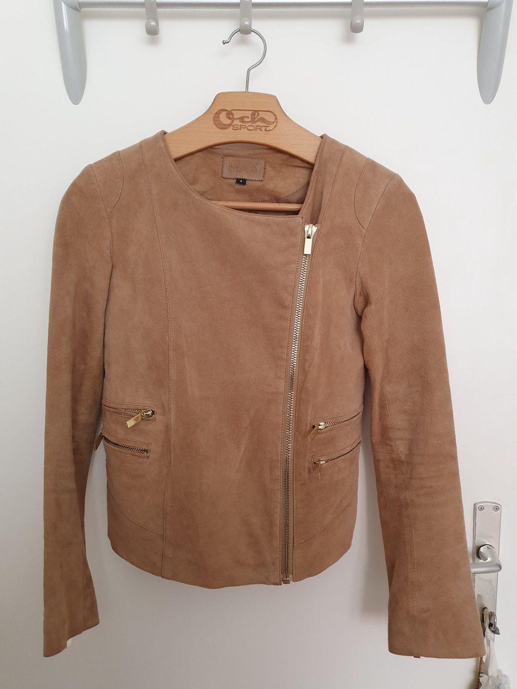 Giacche: Wunderschöne MAX Wildlederjacke mit goldenen Verschlüssen, S – Usato da Zürich venduto da natalos