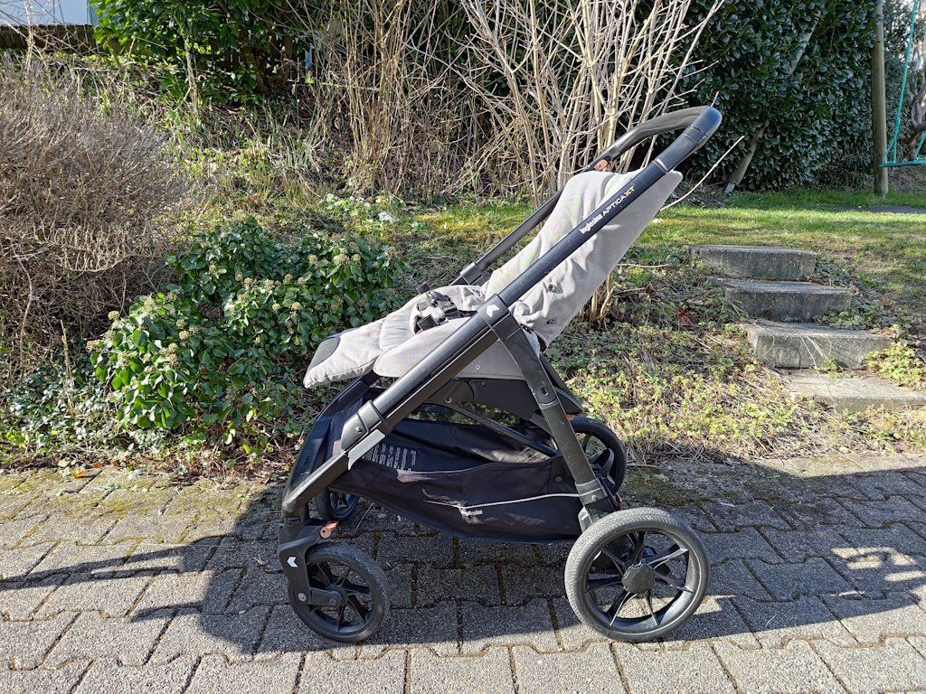 Inglesina Carrozzine: Inglesina Aptica XT Kinderwagen 3in1 – Usato da Rüti ZH venduto da Thoemsn 2