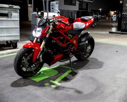 Schöne Ducati 848 Streetfighter 25Kw ab MFK