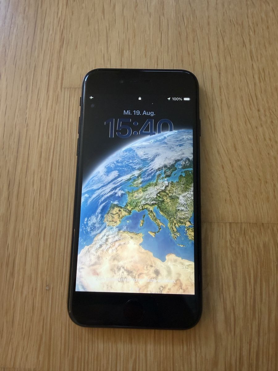 Apple Telefoni cellulari / Smartphones: iPhone SE 64GB – Usato da Bern venduto da Abando