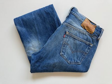 Levis 501 denim W34 L32 with history from 1997