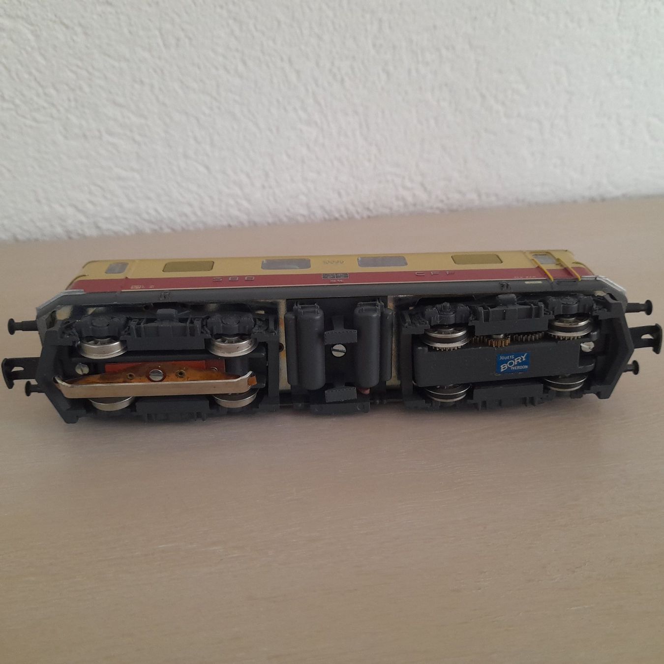 Märklin Modellini di ferrovie: Locomotive CFF Re 4/4 TEE – Usato da Auvernier venduto da gandalf08 5