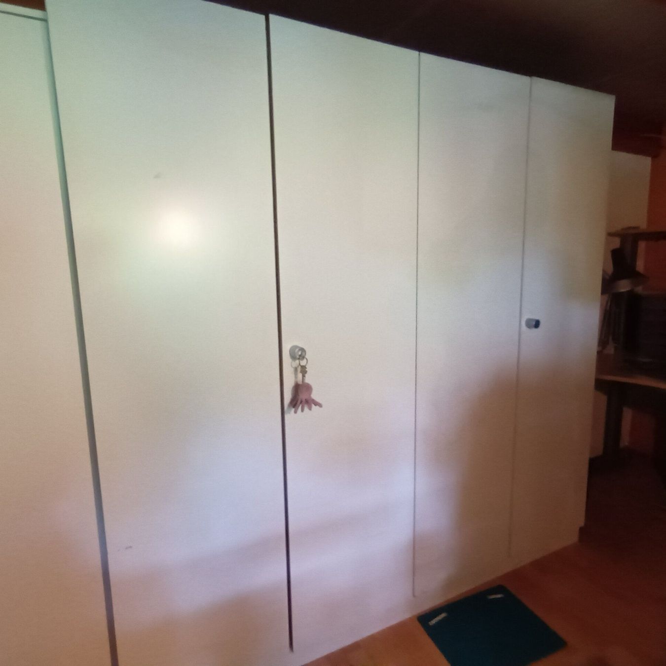 Armoires: Schrank – D'occasion à Ferenbalm par M3206N