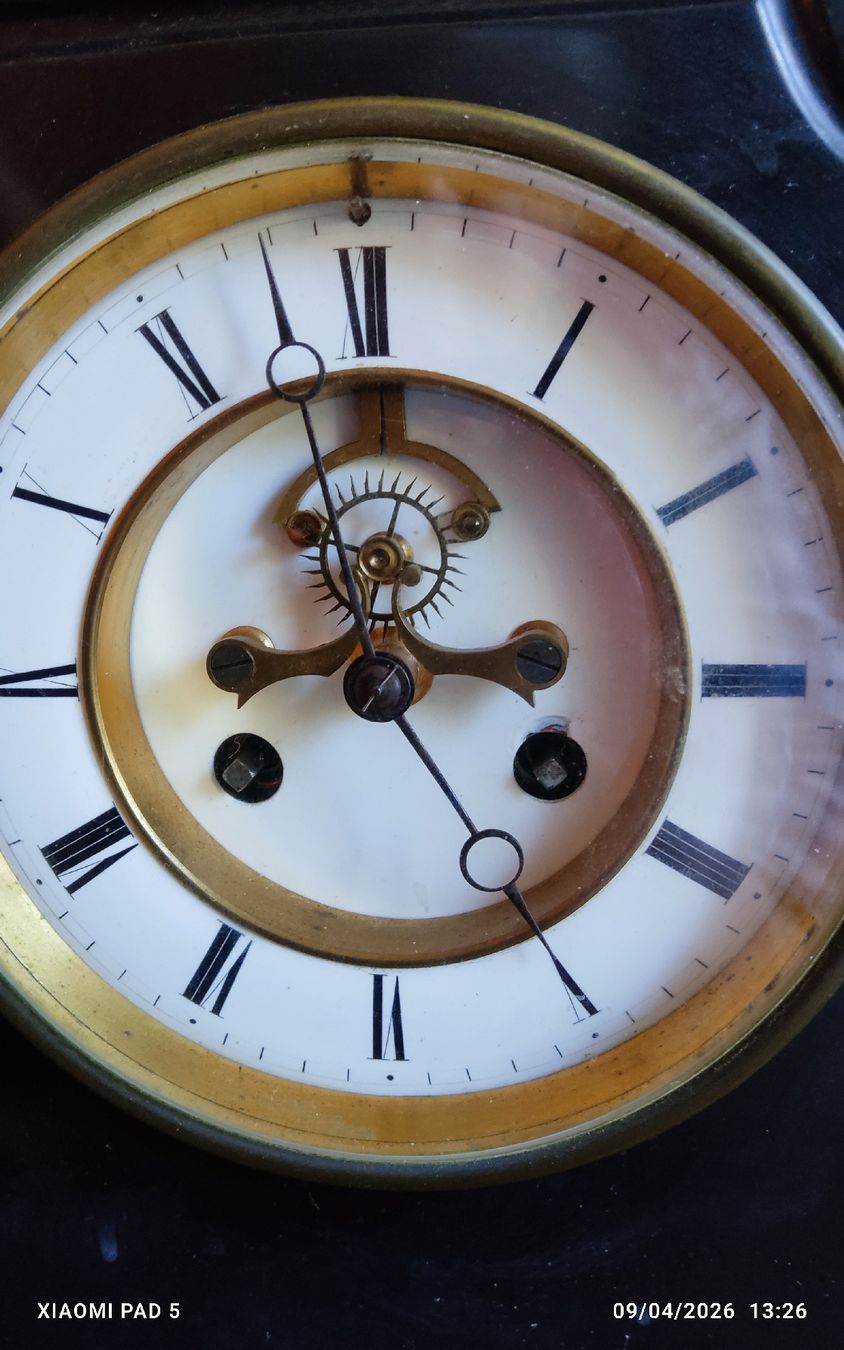 Orologi da terra & Orologi da parete: Pendule ancienne en marbre noir. Chic et élégante. – Usato da Tavanasa venduto da inf_9wlc 1