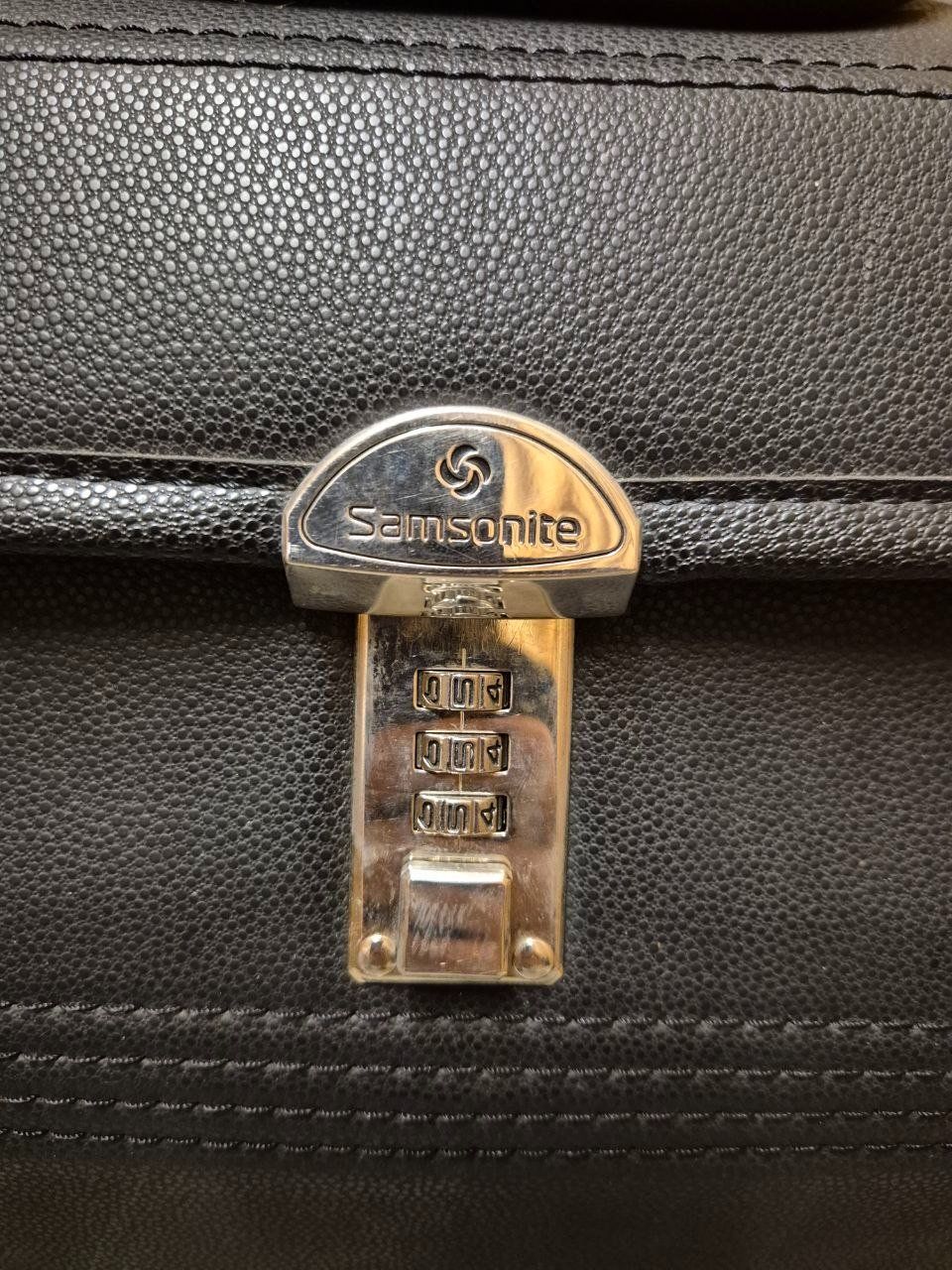 Samsonite Reisekoffer: Samsonite Business-Trolley / Piloten-Koffer Schwarz – Gebraucht aus Zürich von MikeFe 7