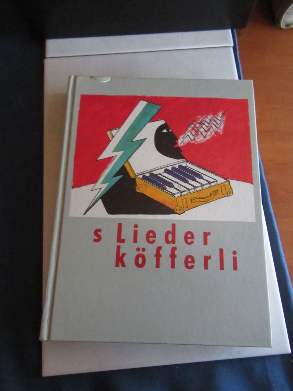 Libri: S Liederköfferli - Liedersammlung – Usato da Wattwil venduto da wampi