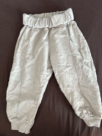 Kinder Jogginghose beige mit Bündchen guter Zustand