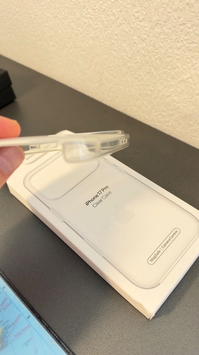 Apple Cover & Protezioni schermo: iPhone 17 Pro Apple clear case – Usato da Lausanne venduto da Sittingredbull 4