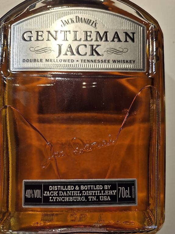 Bevande alcoliche: Jack Daniels Gentleman Kollektion – Usato da Oberhofen Thun'see venduto da luckenbach 4