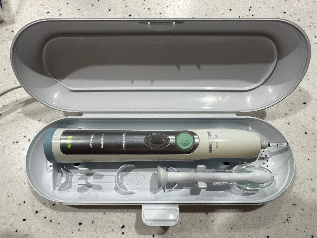 Philips Sonicare Cura dei denti: Philips Sonicare Schallzahnbürste – Usato da Widnau venduto da Tityos