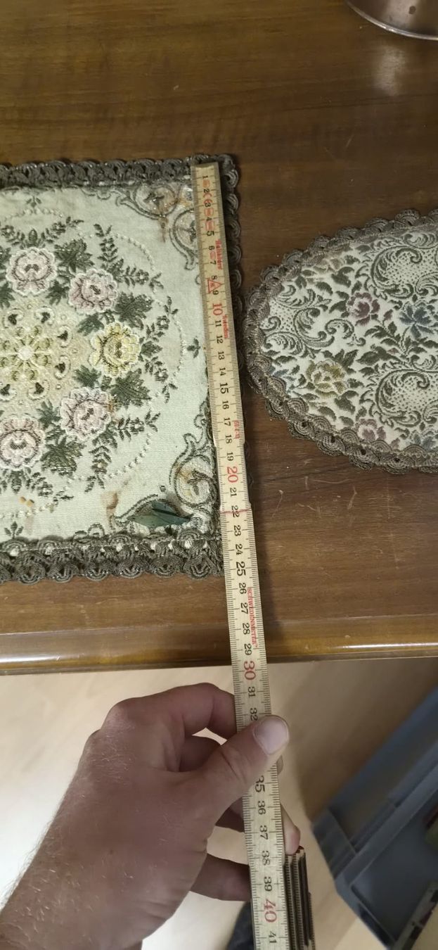 Autre linge de table: Tischläufer mit Rosenmuster lang und Oval – D'occasion à Arch par blub90 2