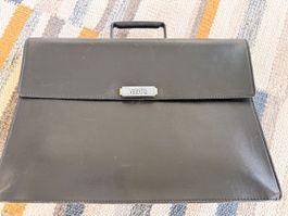 Classic  Valextra black leather multi compartment