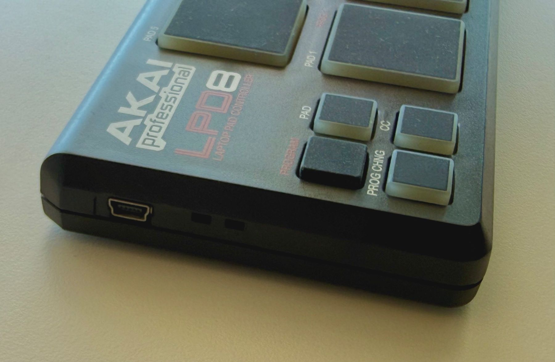 Akai Strumenti musicali: Akai Professional LPD8 USB Pad Controller gebraucht – Usato da Wernetshausen venduto da Jetson05 3