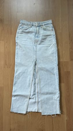 Stradivarius Jeansrock mit Schlitz, Grösse 32 