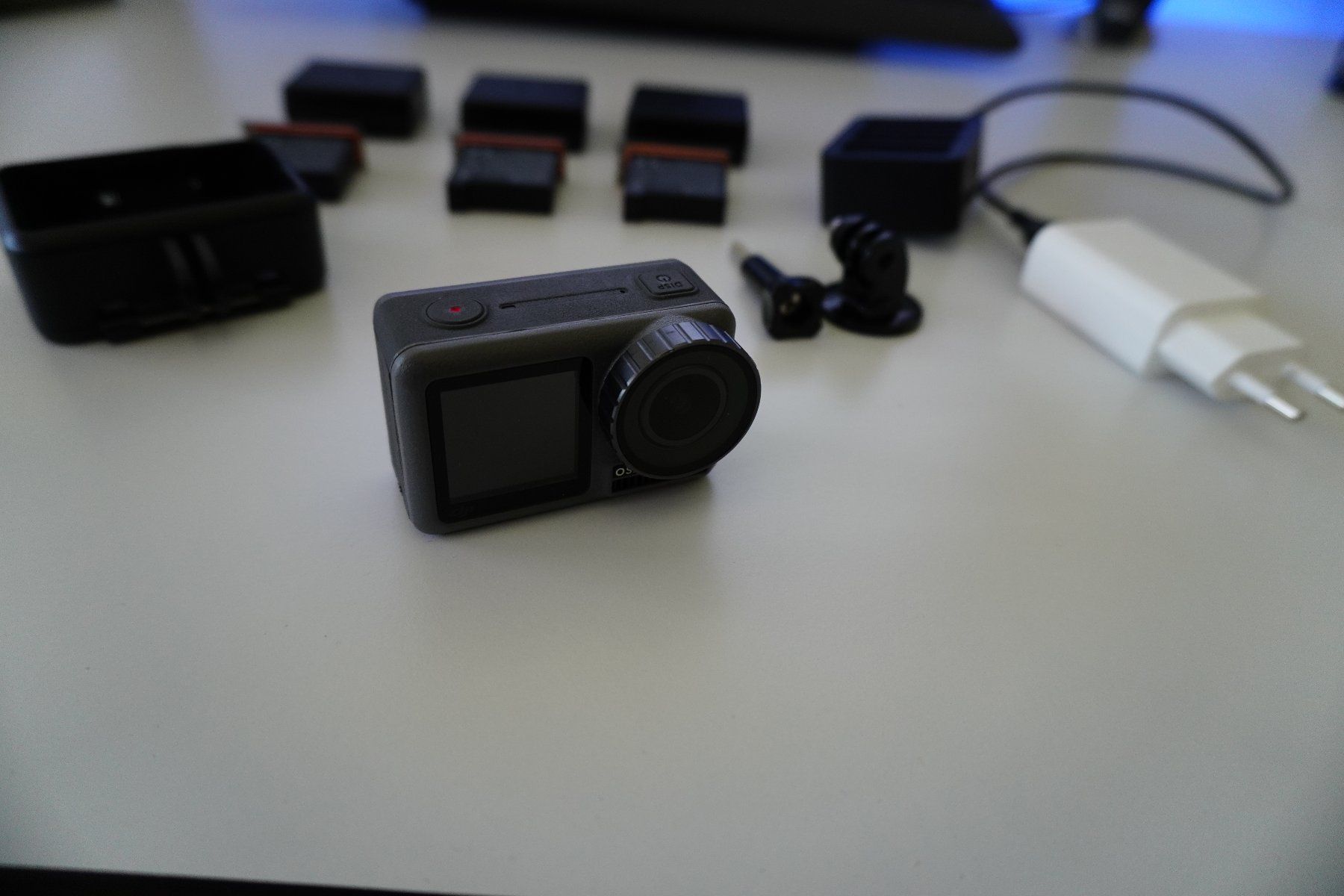 DJI Action Cam: DJI Osmo Action mit viel Zubehör – Usato da Henggart venduto da Salzi1 2