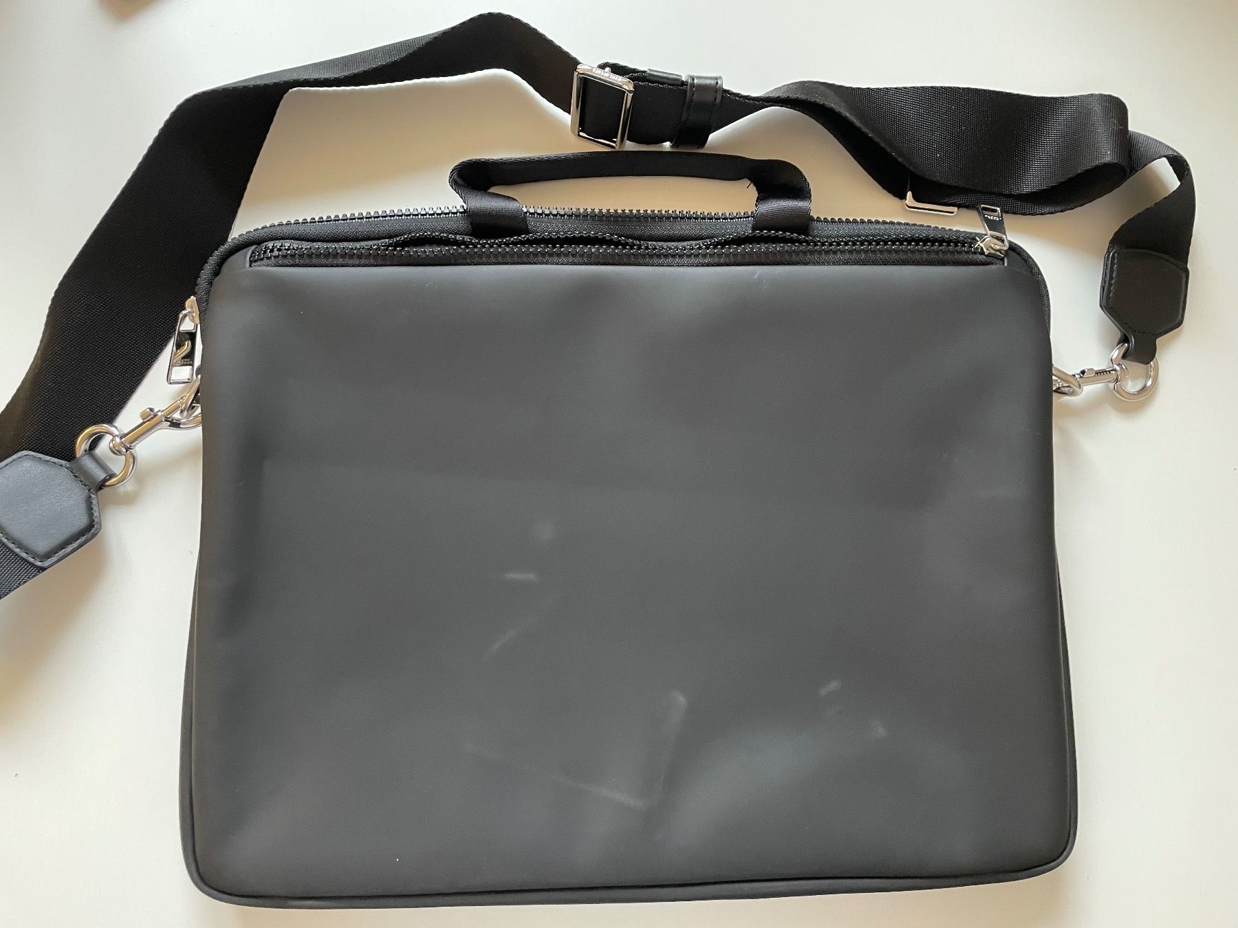 Marc Jacobs Taschen für Damen: Marc Jacobs Notebooktasche / Laptoptasche – Gebraucht aus St Gallen von Giidi 5