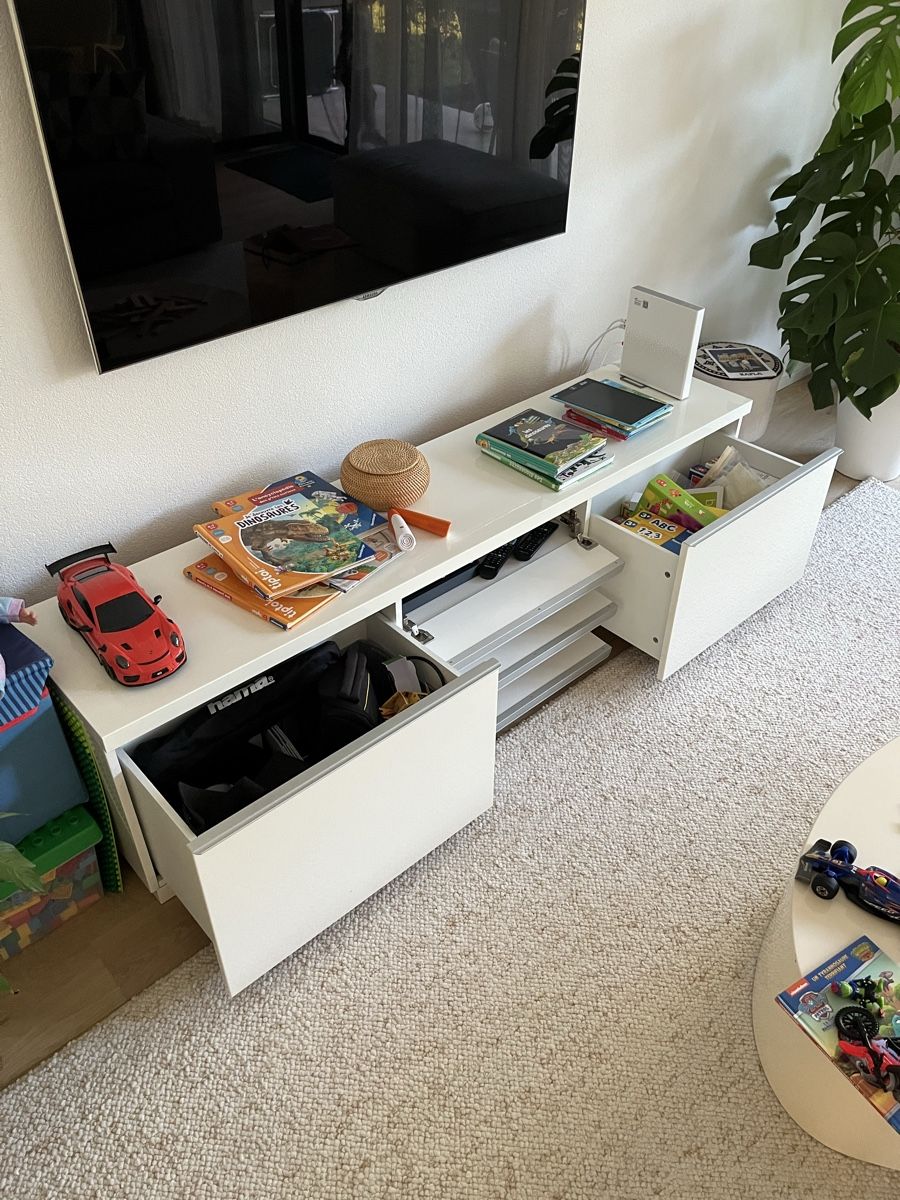 Mobili TV: Meuble TV en blanc laqué  – Usato da Corminboeuf venduto da Dsnilton26 1