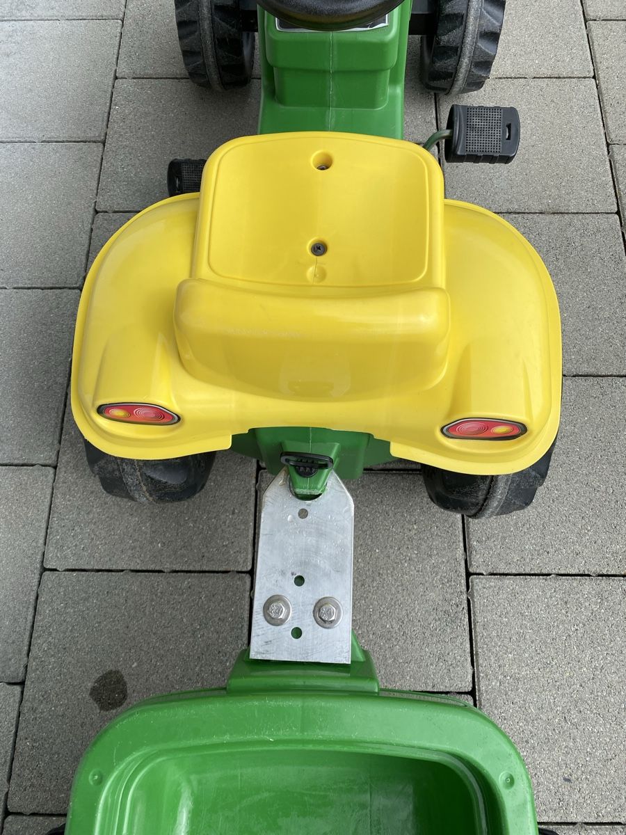 John Deere Veicoli per bambini: Kleiner Trettraktor mit Anhänger – Usato da Sigriswil venduto da kahos10 3