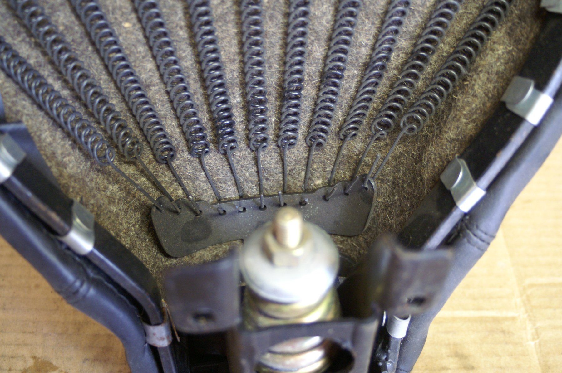 Piaggio Toutes les pièces détachées moto: Schwingsattel Motorrad Vespa Lambretta Leder – D'occasion à Utzenstorf par jue_5d6l 5