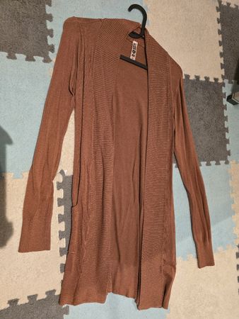 Braune Strickjacke, Cardigan, Herbst-Look, Grösse M
