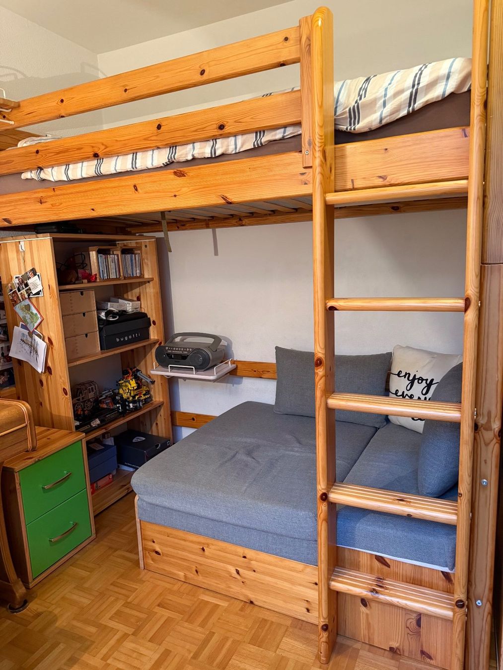 Flexa Letti: Flexa Hochbett und -Zimmer komplett – Usato da Adliswil venduto da Geko35.66