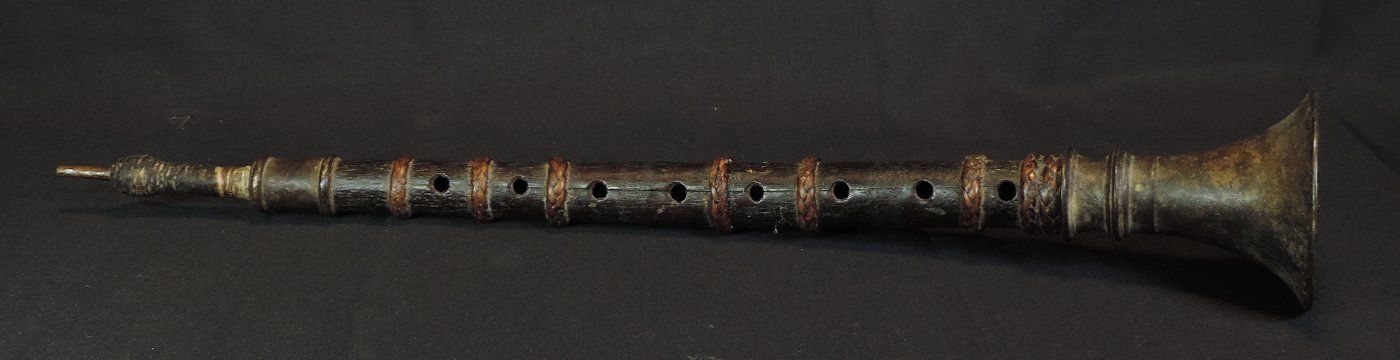 Strumenti musicali: Altes Blasinstrument us Nepal, Holz Messing, Ethno – Usato da Duggingen venduto da roterbambus 1