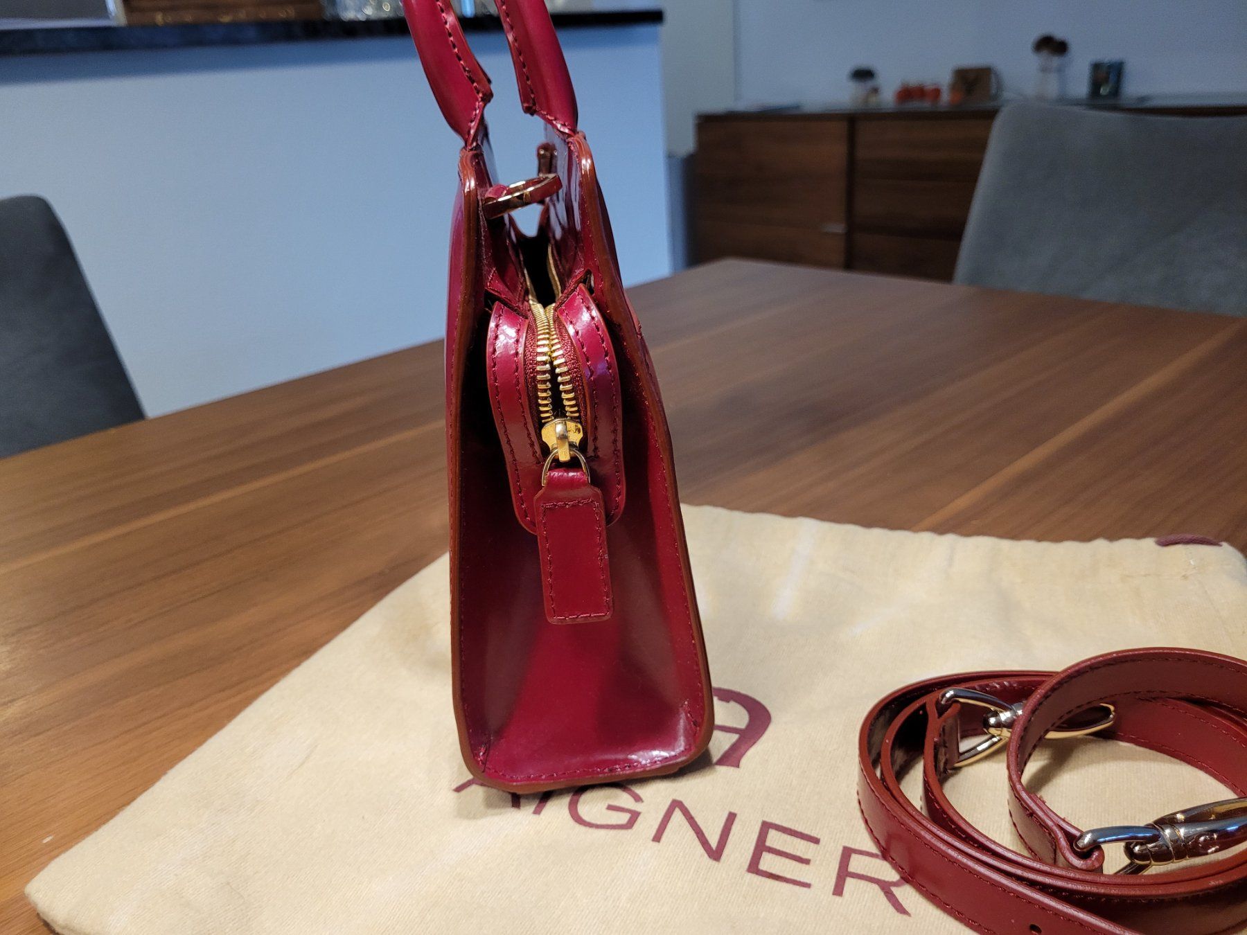 Aigner Taschen für Damen: Aigner Handtasche dunkelrot – Neu (gemäss Beschreibung) aus Oberweningen von kvo_r5ws 3