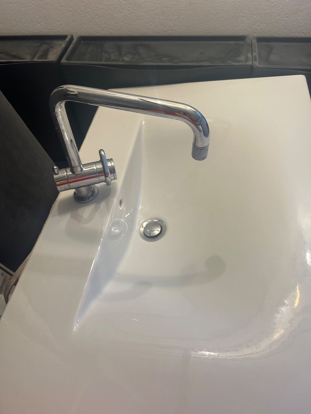 Lavabi & lavandini: Lavabo mit Hahnen – Usato da Zürich venduto da Barca10 1