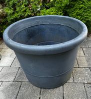 2 Pflanzenkübel (HB 55 x 70 cm) aus Kunststoff