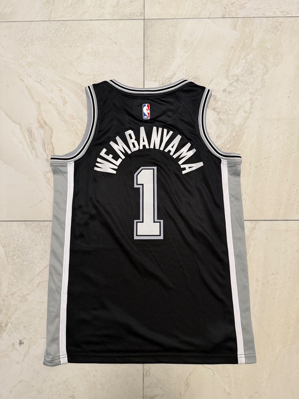Canottiere & Pantaloni: San Antonio Spurs Victor Wembanyama – Nuovo (secondo la descrizione) da Bronschhofen venduto da leo_99hp 1